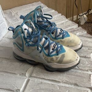 Nike Air Max Cream and Blue Sneakers